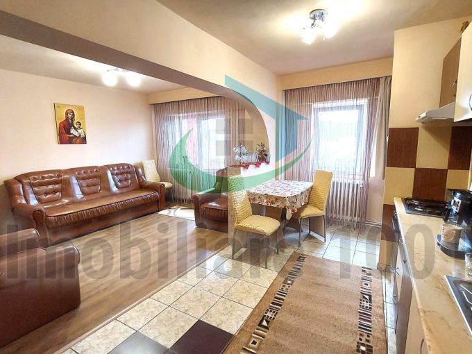 Apartament 3 camere, Vasile Alecsandri, etaj superior, zona Shopping Park Baia Mare